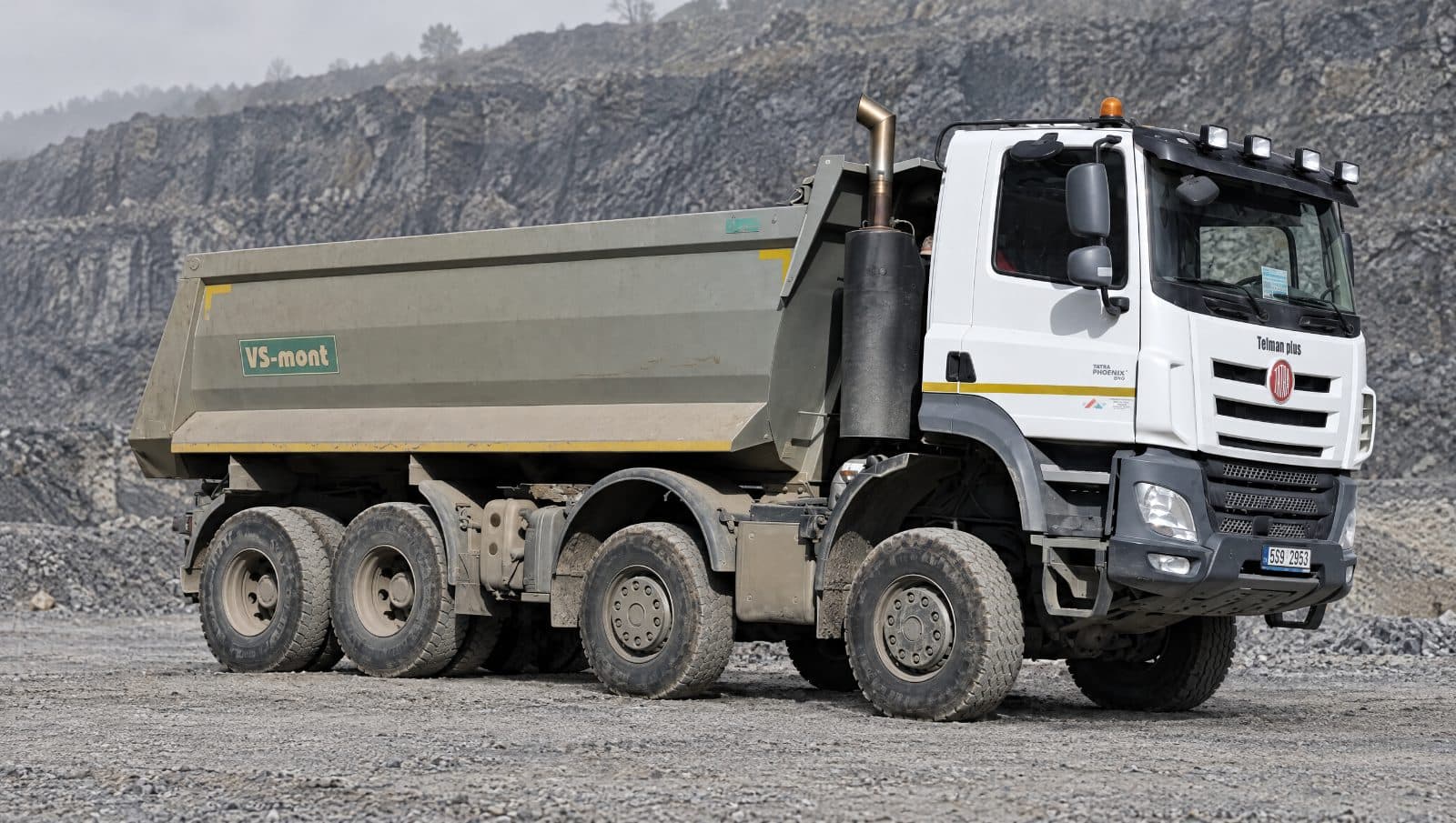 Sklápač Tatra Phoenix 8×6